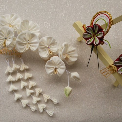 つまみ細工の髪飾り【かんざし 成人式 卒業式 披露宴 七五三 着物 胡蝶