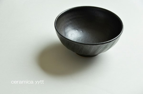 017　黒い飯碗 1枚目の画像