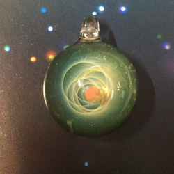 glass universe 手の平に広がる宇宙 グリーン ミニ 1枚目の画像