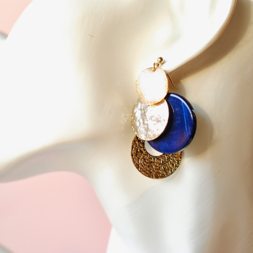 ネイビーとゴールドのレイヤードピアス ☆ 誕生日 秋 クリスマス