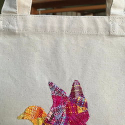 手織りパッチワークの帆布トートバッグ（鳥) 3枚目の画像