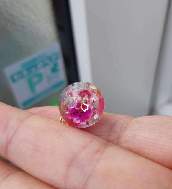 桜入りパール&ストーン付 ハーバリウムイヤリング☆ピンク 3枚目の画像