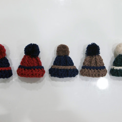 【受注生産】手編み ひつじ舎カラー ニット帽のブローチ【全9種】 5枚目の画像