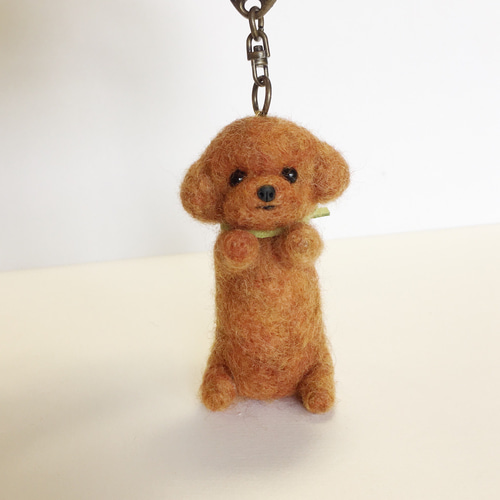 羊毛フェルト　トイプードル　キーホルダー 羊毛フェルト 大きいサイズのキーホルダー トイプードル 羊毛フェルト