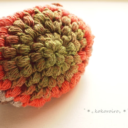 変わり玉編みのがま口ポーチ 緑橙茶紫系 2枚目の画像