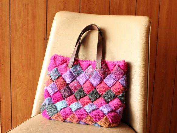 【年末セール】バスケット編みのワンマイルバッグ ピンクミックス 1枚目の画像