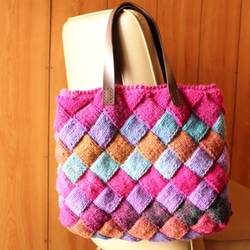 【年末セール】バスケット編みのワンマイルバッグ ピンクミックス 2枚目の画像