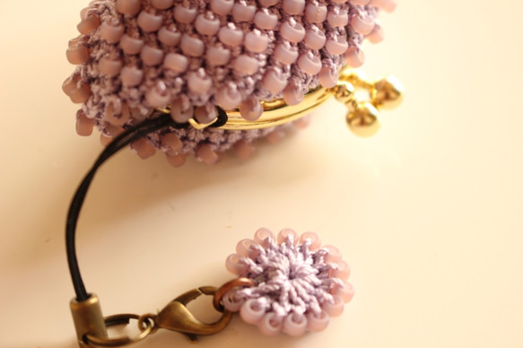 レトロなビーズ編みの小さながま口（紫） 4枚目の画像
