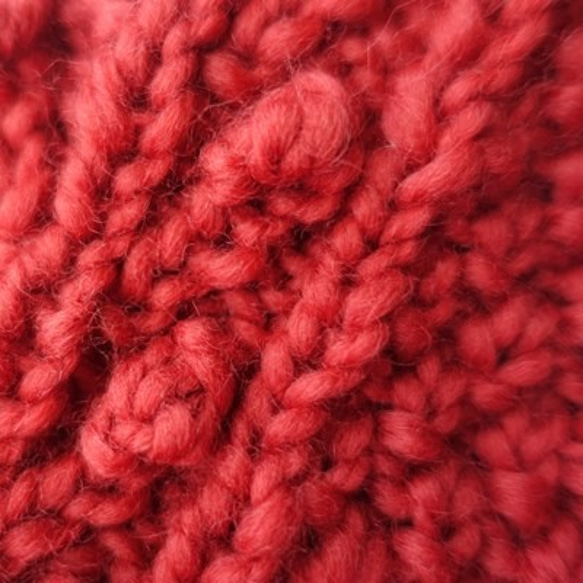 【送料無料・即納】木の実模様のマフラー 手編み 赤 4枚目の画像