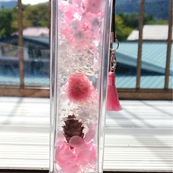 パールが可愛らしいピンクのハーバリウム 3枚目の画像