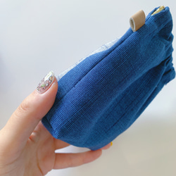 会津木綿のふかふかバネポーチ(青縞×藍) 2枚目の画像