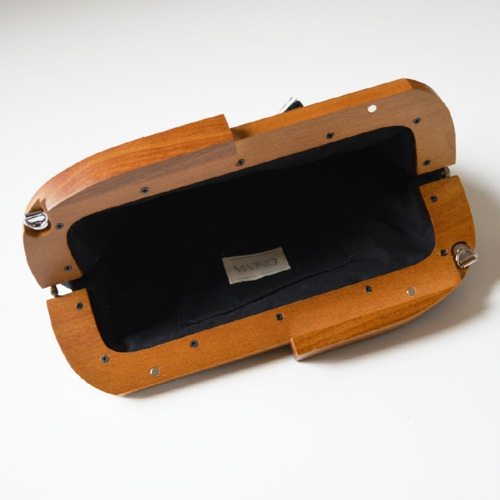 KAYU フリンジ付き　クラッチ　2way パーティバッグ　新品　西海岸 KAYU フリンジ付き クラッチ 2way パーティバッグ 新品 西海岸