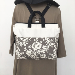 ★SALE★　4wayバッグ/バックパック/斜め掛けバッグ/ショルダーバッグ/トート - Ivory Floral 2枚目の画像