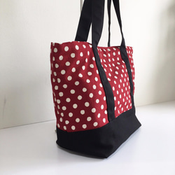SALE　トートバッグ／ラージサイズ  - Large Dots in Red 4枚目の画像