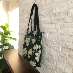 りれかオリジナルプリント　リバーシブルトートバッグ - Large Green Floral 3枚目の画像