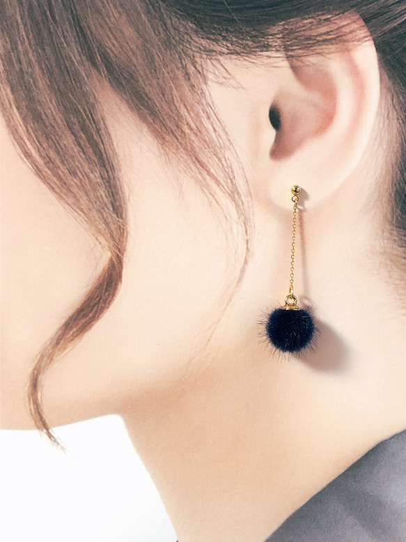 もふもふ揺れるファーピアス❤︎ ピアス（フック・チェーン） chaki.8  