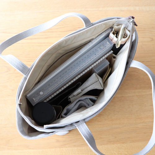 私的トート（ボルドー）A4サイズ＊ポケット沢山容量たっぷり 軽量