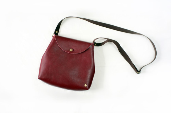 牛革製》軽量/ミニマムショルダーバッグ/うさぎ/ボルドー/裏地あり