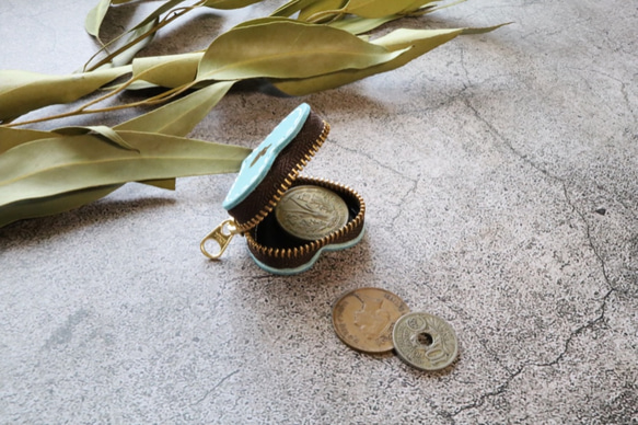 《限定色再販》うさぎの心❤︎小さいハートの牛革コインケース/サックスブルー ミニマム財布/ ミニ 財布 コンパクト 2枚目の画像
