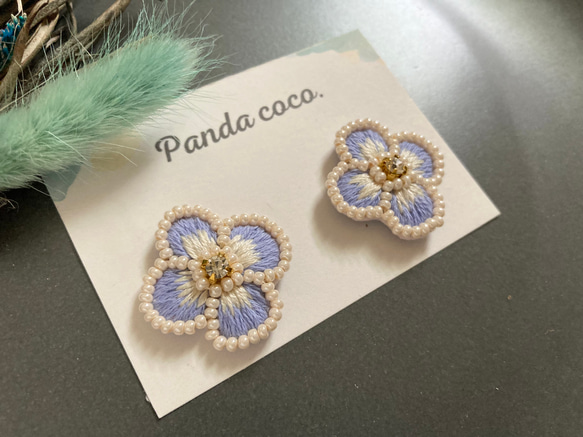 ブルーパープルなお花モチーフ刺繍アクセサリー 2枚目の画像