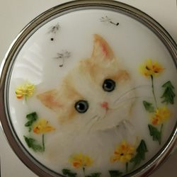 手描き猫のピルケース(タンポポと首かしげ猫) 4枚目の画像
