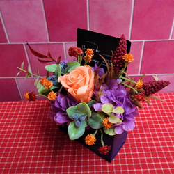 ブリキのプレート付き花器のプリザーブドフラワーアレンジと秋の焼き菓子２袋のギフトセット 6枚目の画像
