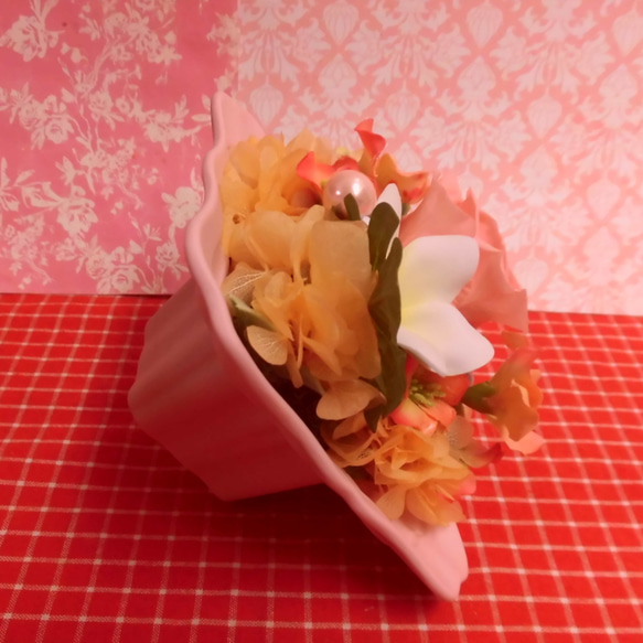 シャーベットカラーのフレームにアレンジした薔薇のプリザーブドフラワーと野菜や果物を使った焼き菓子６袋のギフトセット 6枚目の画像