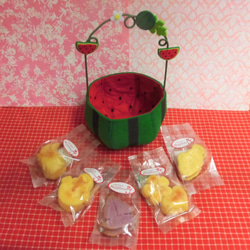 フエルト製スイカケースに夏の焼き菓子５袋詰め合わせ♪(*^▽^*) 1枚目の画像