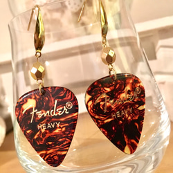 Fender ✰ フェンダーピック フックピアス 〜べっ甲 B 3枚目の画像