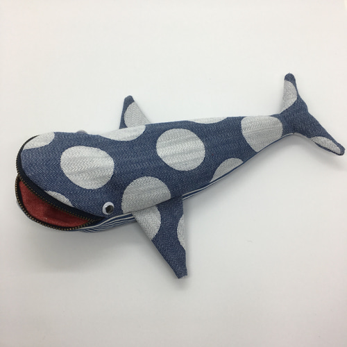 クジラポーチ（小）☆ハンドメイドポーチ☆デニム⑨水色 クジラポーチ（小）☆ハンドメイドポーチ☆デニム⑨水色 クジラポーチ