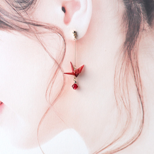 和色【折り鶴】 ピアス/イヤリング ピアス（フック・チェーン