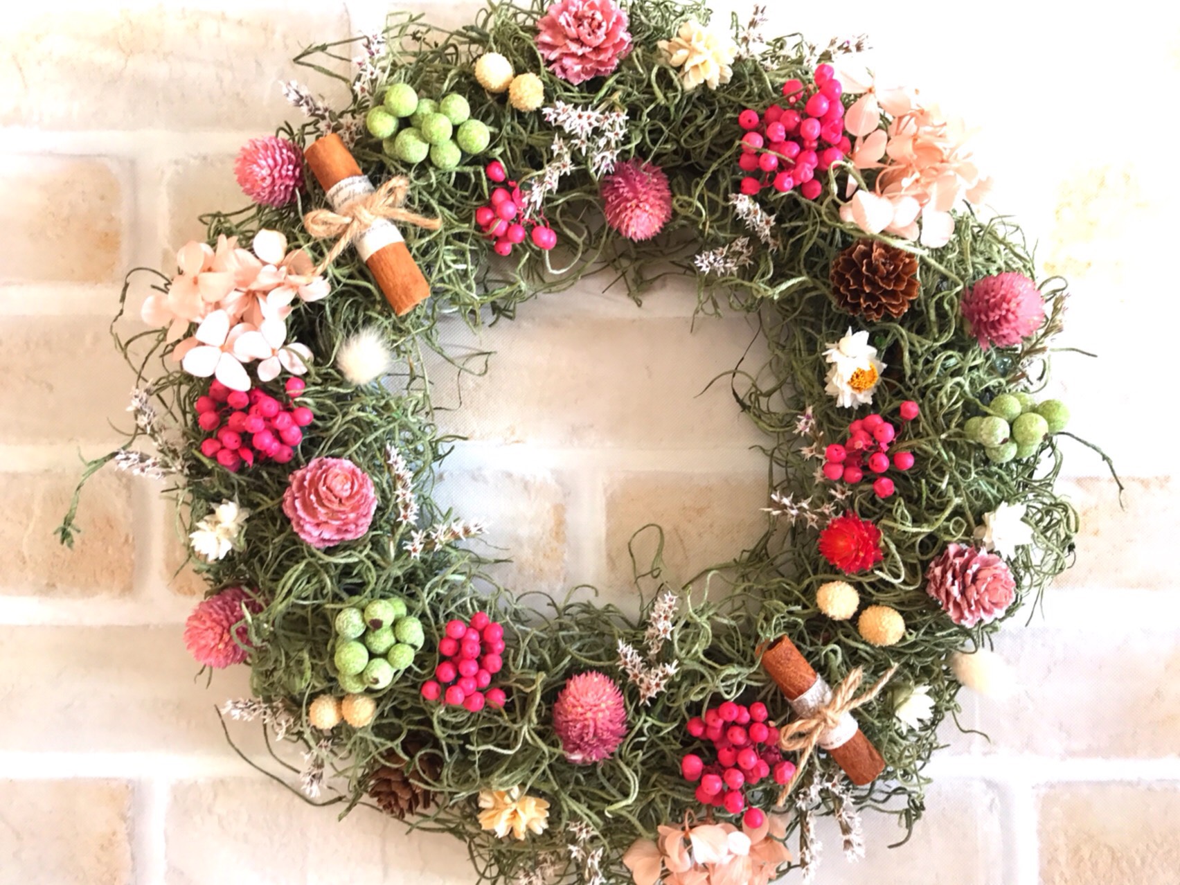 【特集掲載作品】リースの中のお花畑【スパニッシュモスリース】L