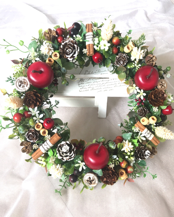 【Creema限定】大人可愛い＊クリスマスリース＊林檎 1枚目の画像