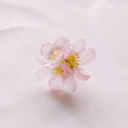 桜　３輪のイヤリング　Ⅱ（ピアスへの変更可） 2枚目の画像