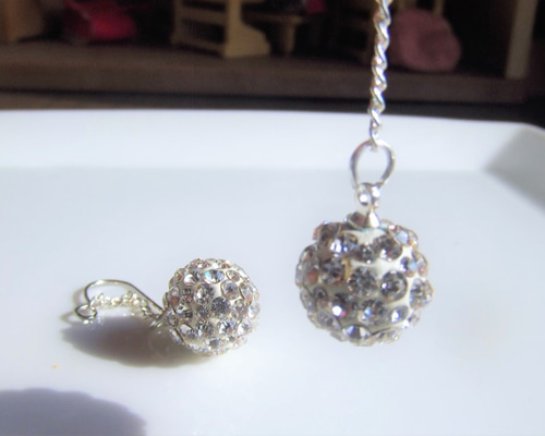 再販★キラキラ☆ラインストーン 野球ボールと大粒ジルコニア クリスタルのピアス☆ 0_e4e0203f84cd03b76d9c6038e18d