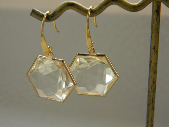 hexagon bijou　pierced earrings 1枚目の画像