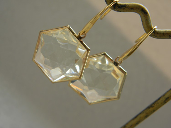 hexagon bijou　pierced earrings 5枚目の画像