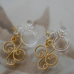 clover　earring 3枚目の画像