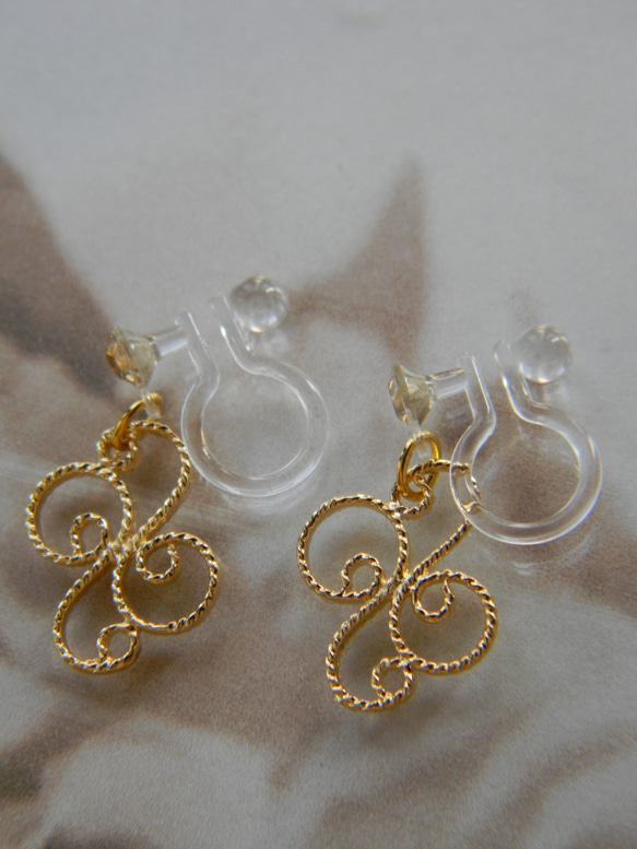 clover　earring 3枚目の画像