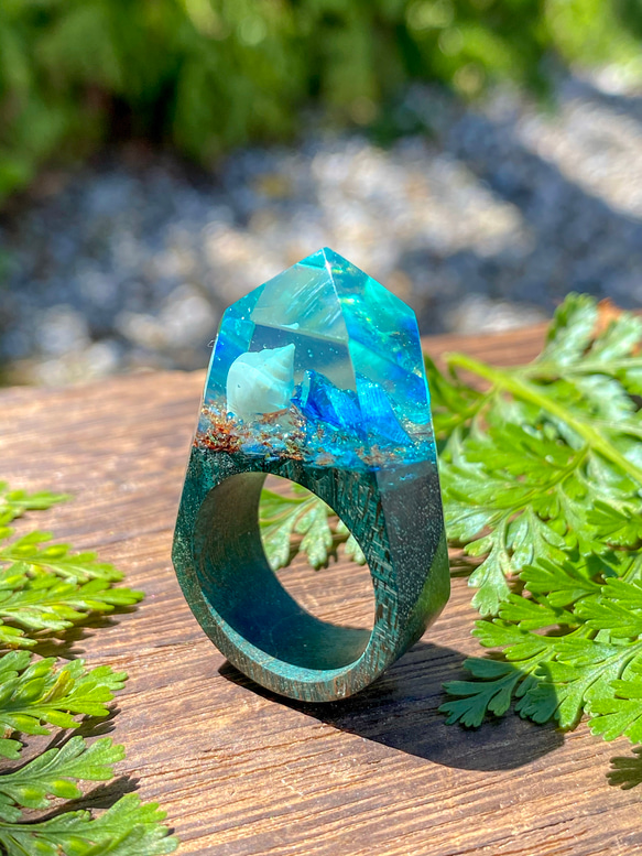 オールグリーンのエメラルドの海の指輪 ウッドレジン リング 指輪