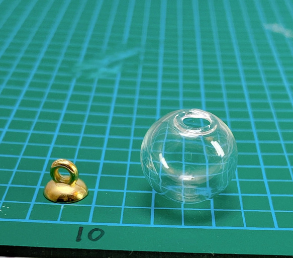 人気 ガラス ドーム キャップ 付き 30個セット ゴールド アクセサリー パーツ 3枚目の画像