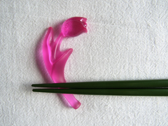 ピンク・チューリップ＊レジン製の箸置き＊ 1枚目の画像