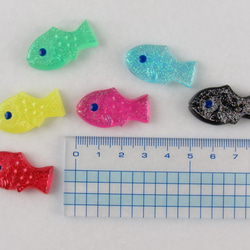 小さな魚　黄色＆きみどり＊レジン製の箸置き＊ 3枚目の画像