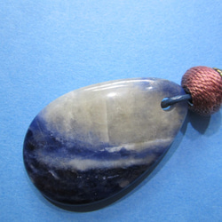青のしずく型天然石　革紐ペンダント(小) 3枚目の画像