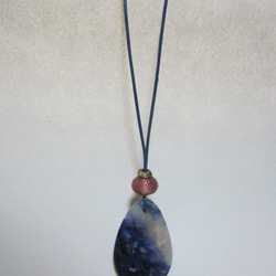 青のしずく型天然石　革紐ペンダント(小) 5枚目の画像