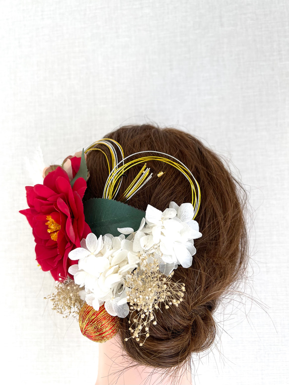 F11 椿と水引 金箔の髪飾り 4枚目の画像