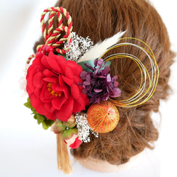 F6 椿と和玉の髪飾り《かすみ草入り》 4枚目の画像