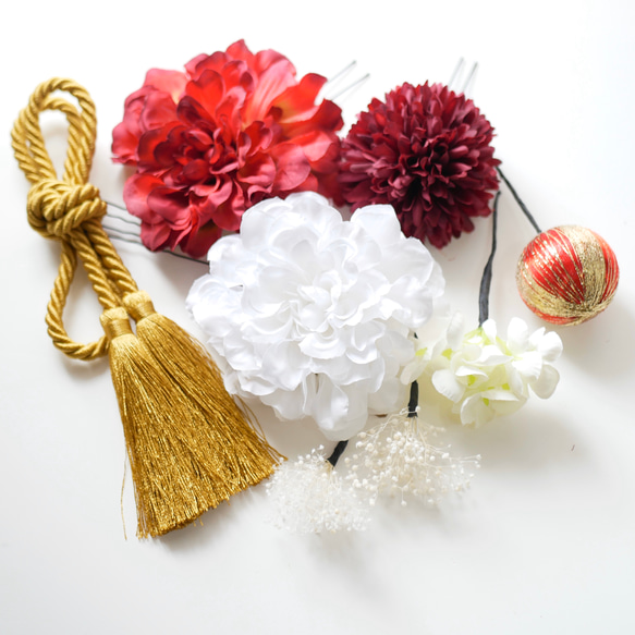 D14 ダリアと和玉とかすみ草の髪飾り　赤×白 2枚目の画像
