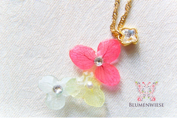 Pinky hydrangea necklace 第3張的照片