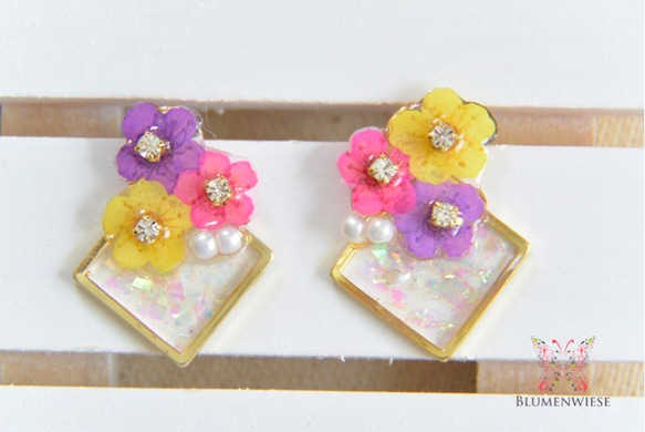 Floral square earrings 第2張的照片